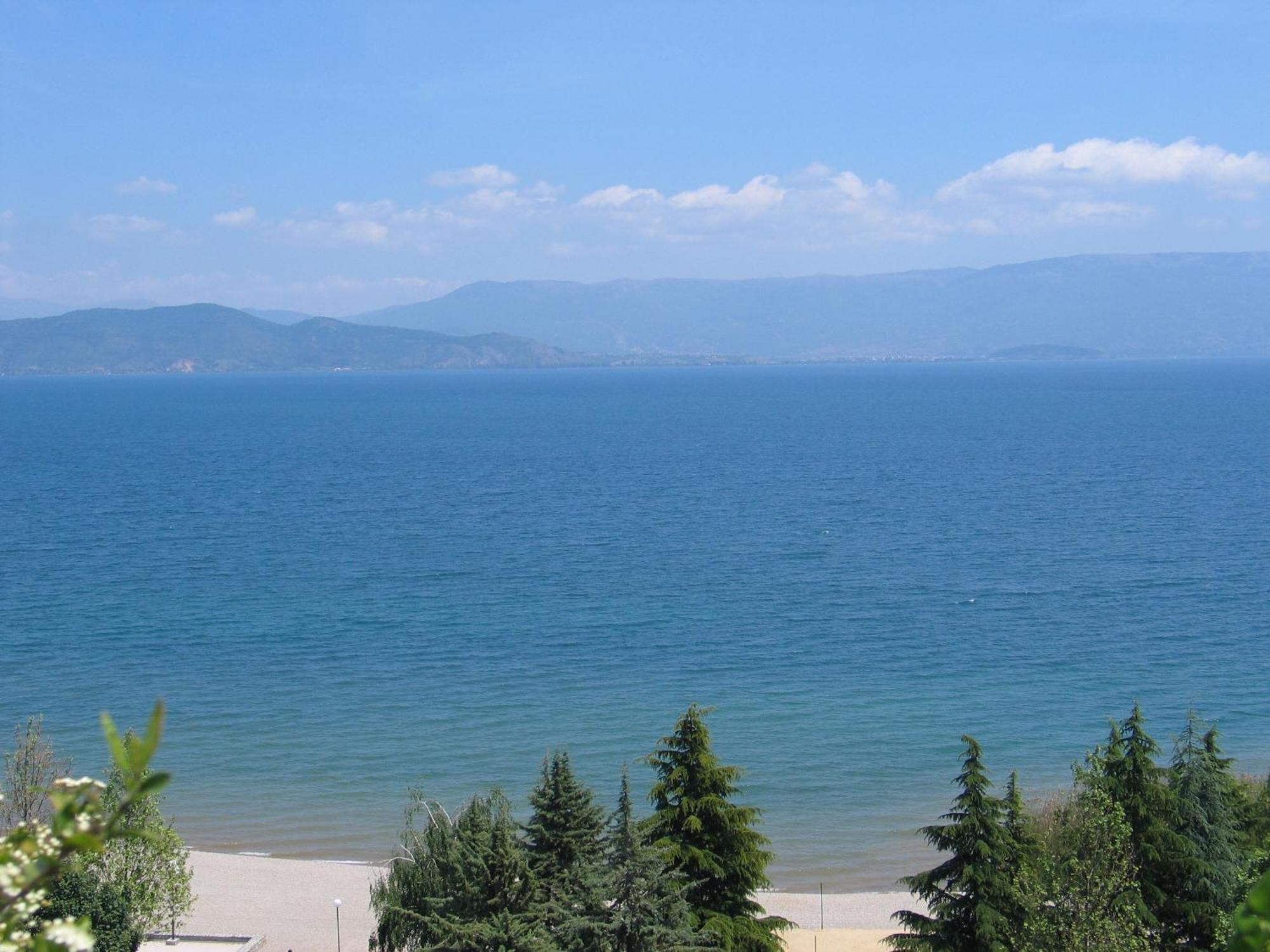 Hotel Makpetrol Struga Bagian luar foto