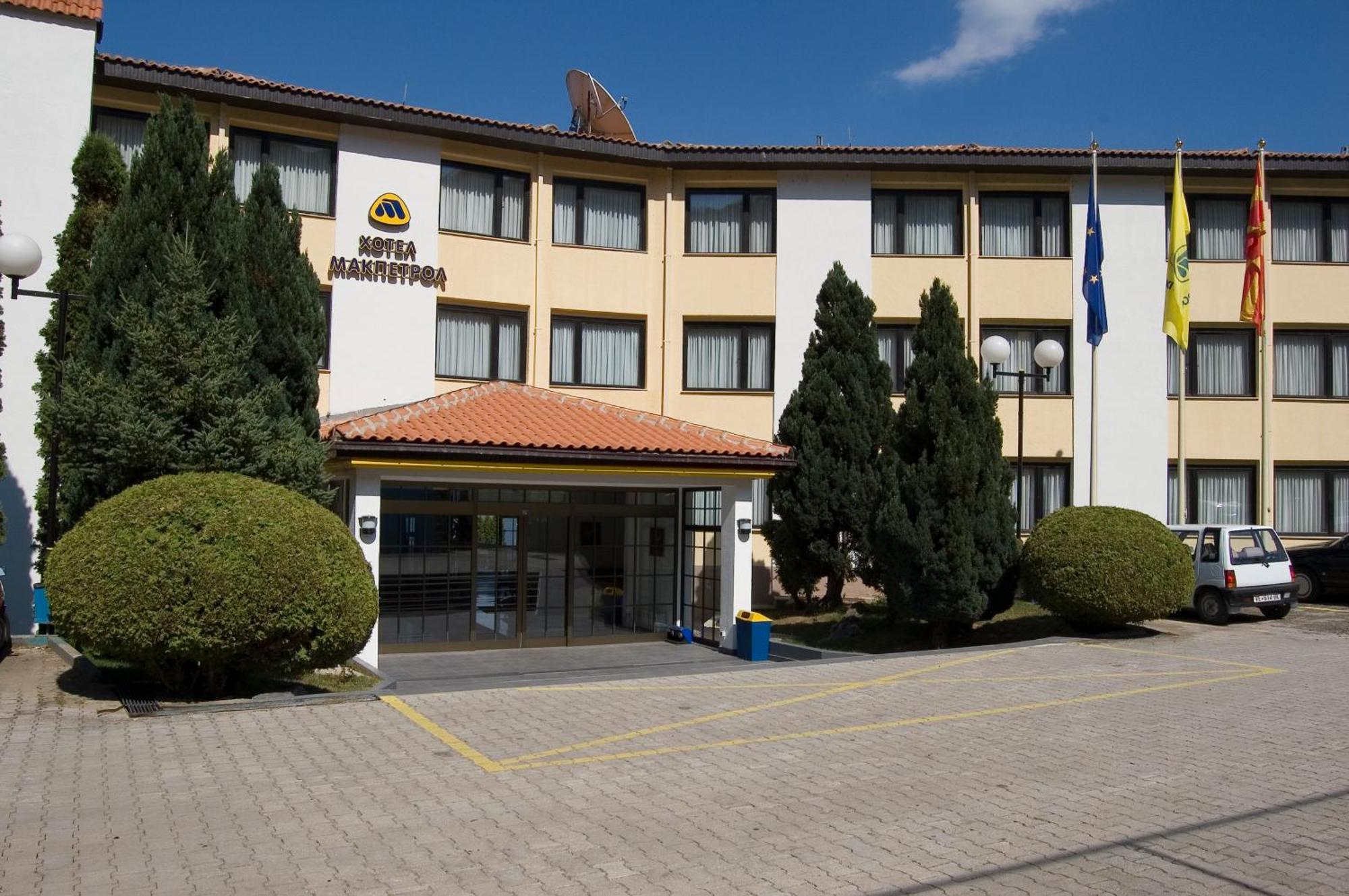 Hotel Makpetrol Struga Bagian luar foto
