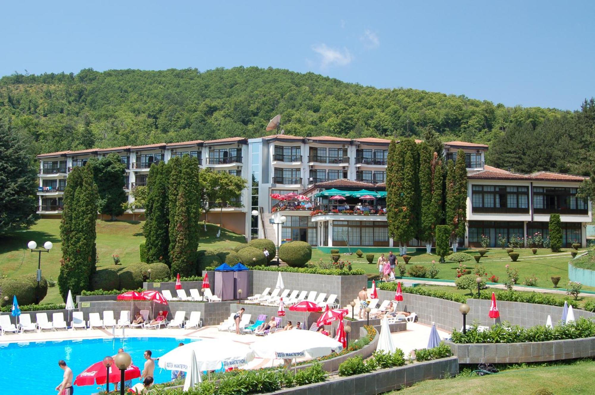 Hotel Makpetrol Struga Bagian luar foto