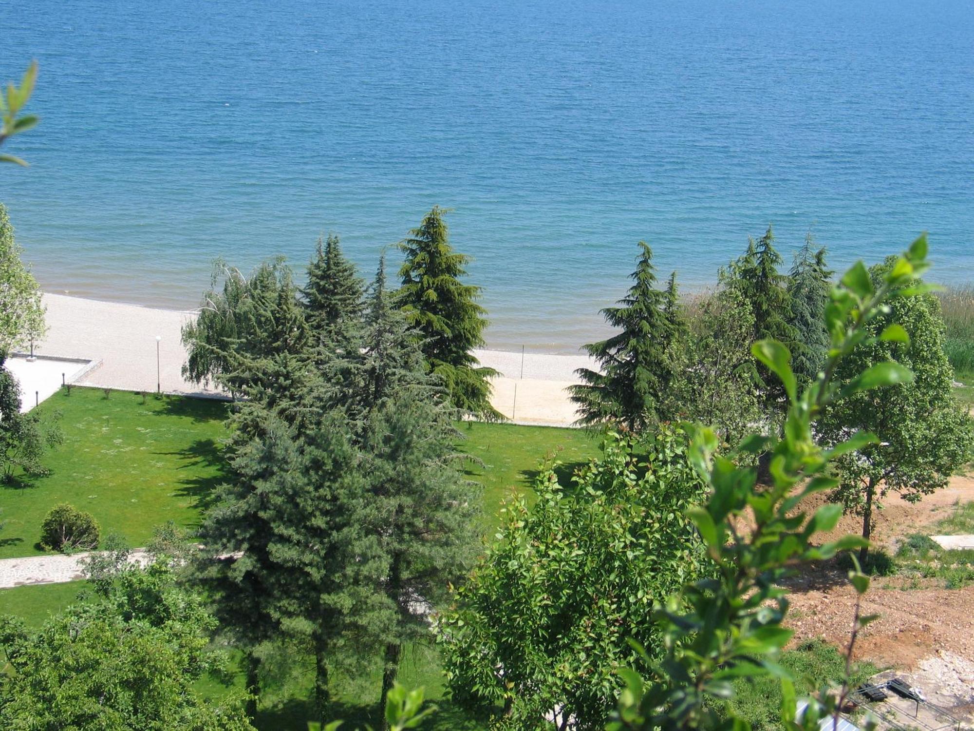 Hotel Makpetrol Struga Bagian luar foto