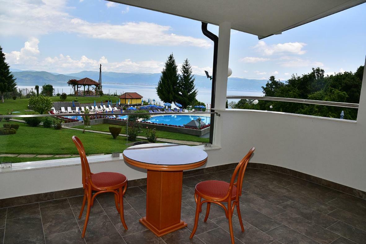 Hotel Makpetrol Struga Bagian luar foto